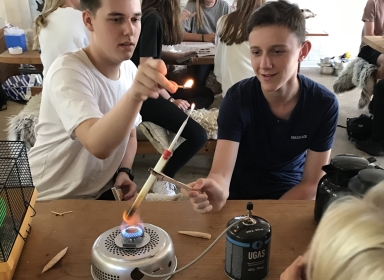Foto af elever med bæredygtig energi