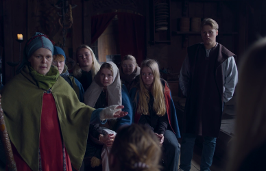Lovsiger og elever i Langhuset 